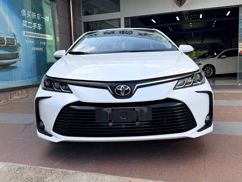 Toyota Corolla 2023 — фото 2