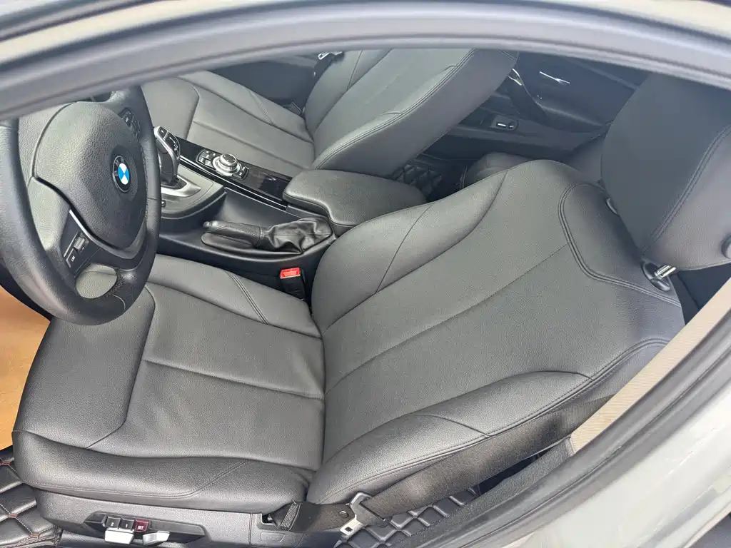 BMW 3 Series 2017 — фото 10