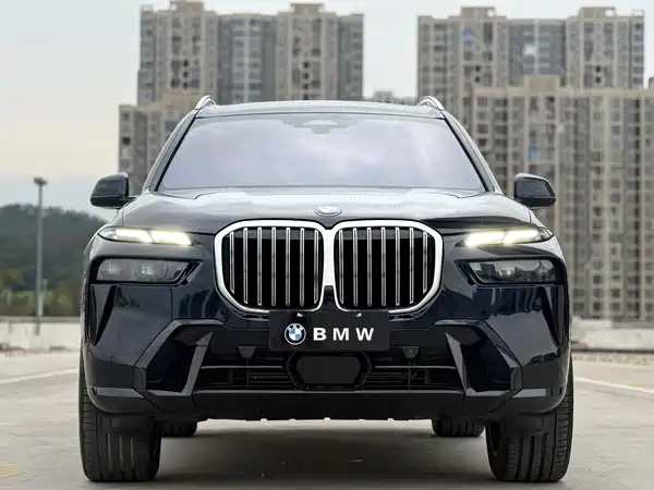 BMW X7 2025