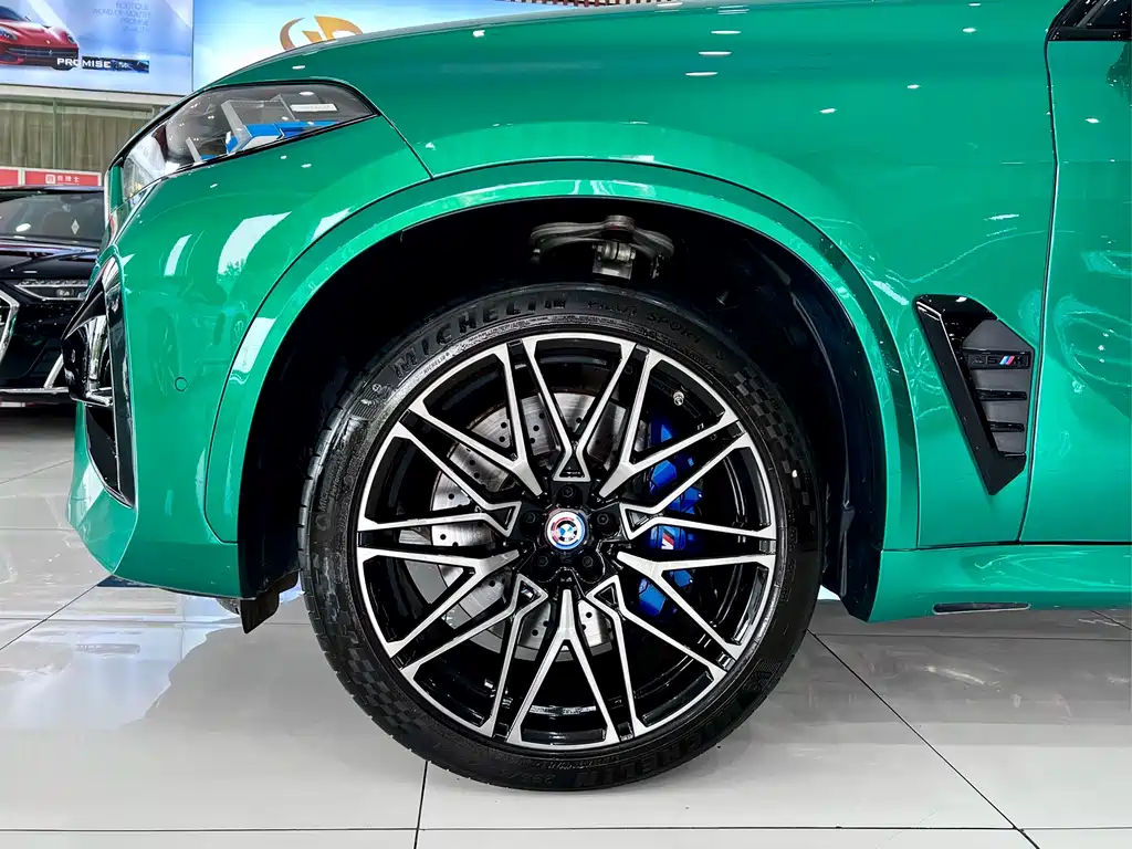 BMW X5 M 2025 — фото 30