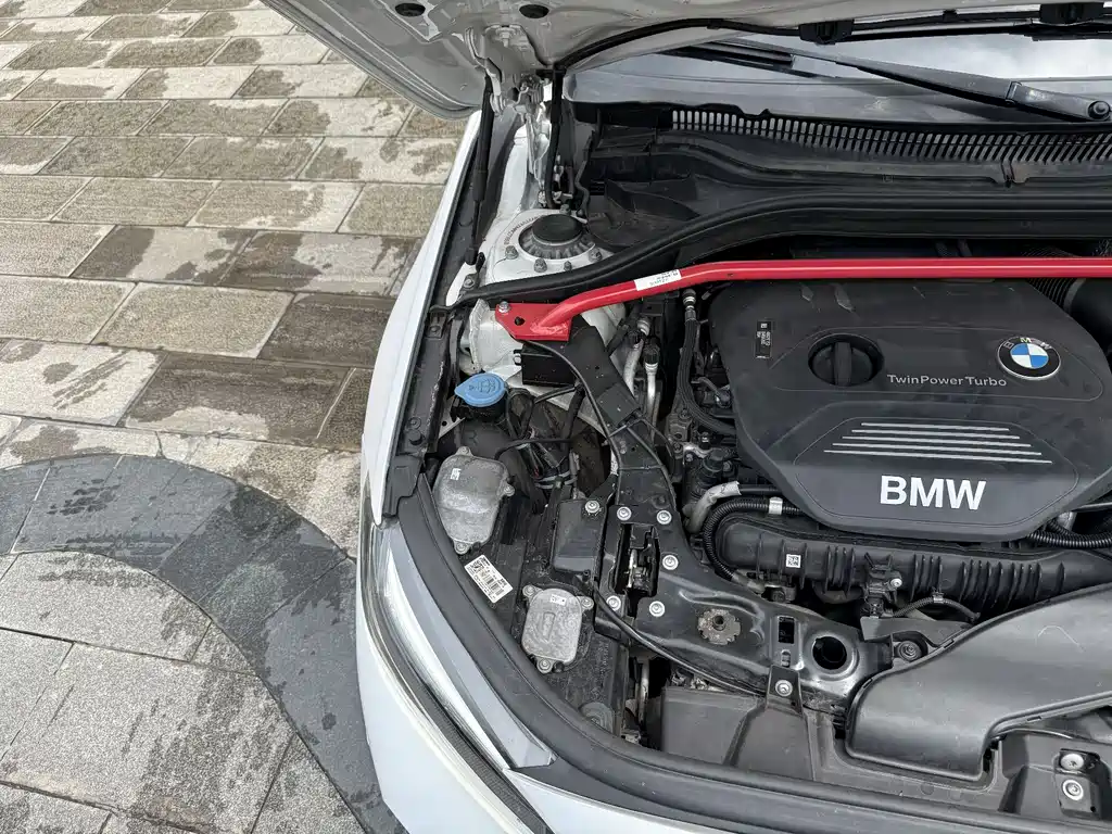 BMW 1 Series 2017 — фото 19