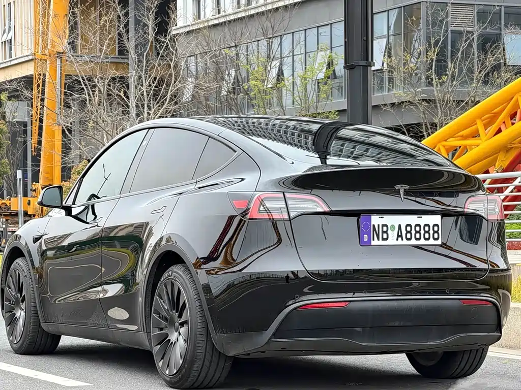 Tesla Model Y 2022 — фото 8