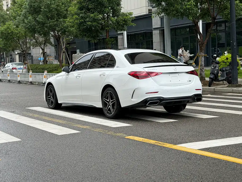 Mercedes-Benz C-Class 2023 — фото 10