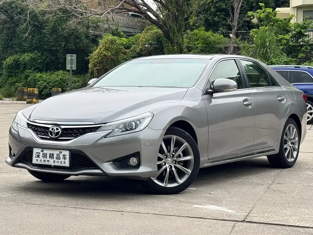Toyota Reiz 2015