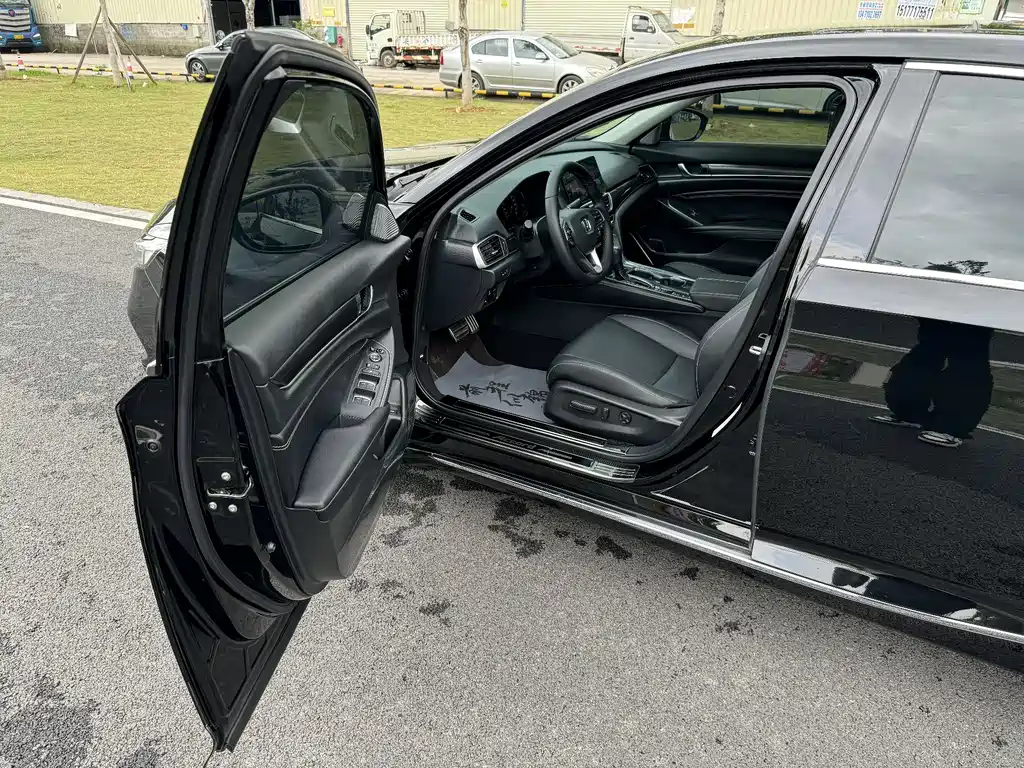 Honda Accord 2023 — фото 18