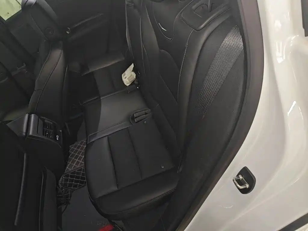 Cadillac XT4 2023 — фото 17