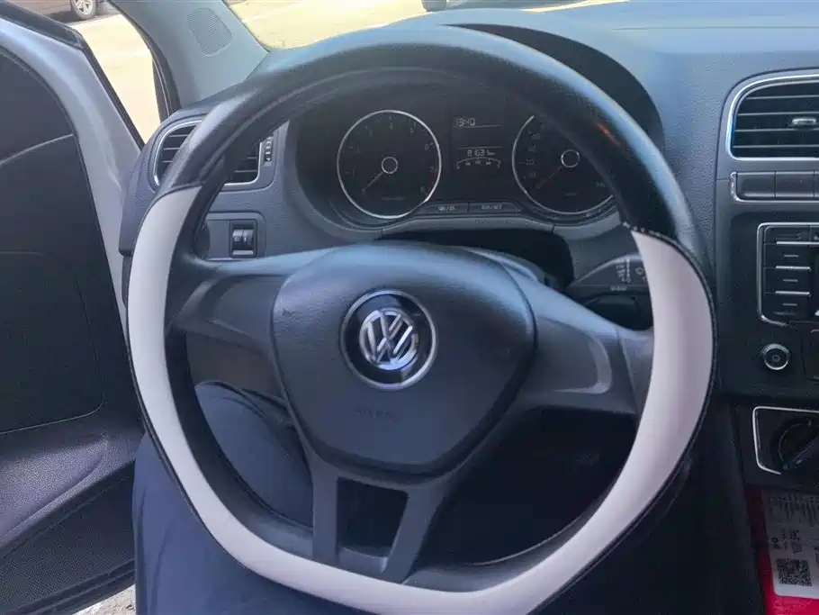 Volkswagen Polo 2015 — фото 15