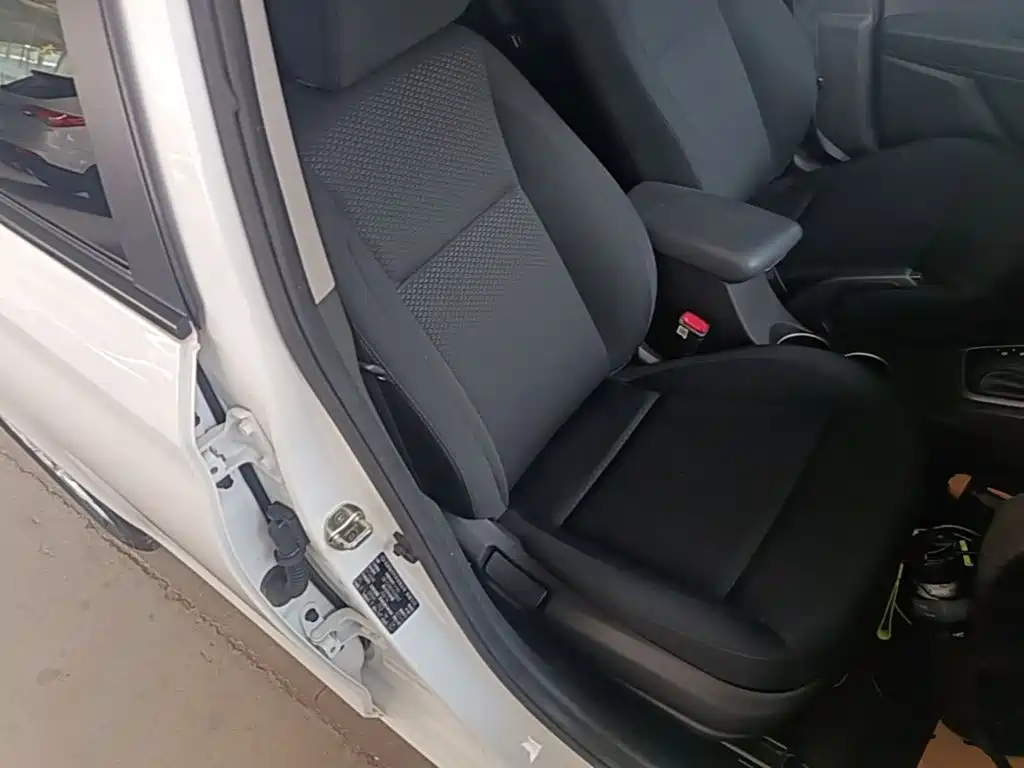 Hyundai Verna 2018 — фото 25