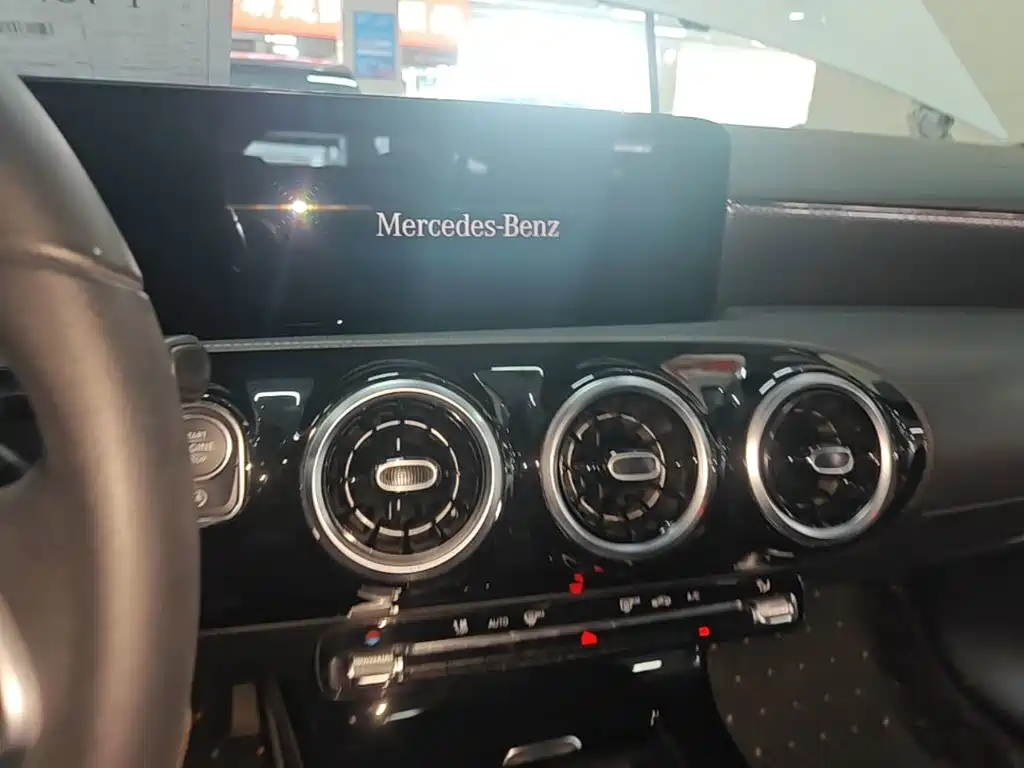 Mercedes-Benz A-Class 2021 — фото 13