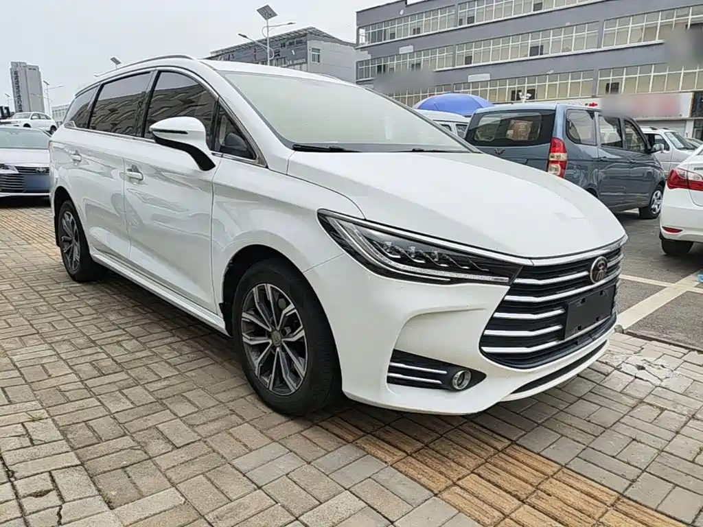 BYD MAX 2019 — фото 4