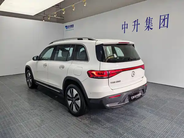 Mercedes-Benz EQB 2023