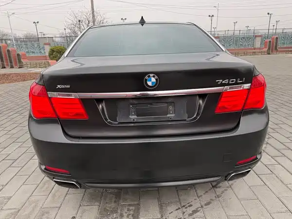 BMW 7 Series 2011
