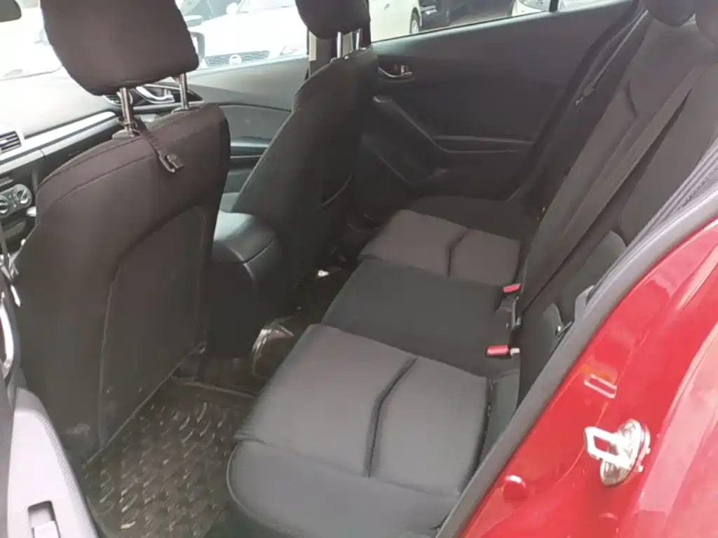 Mazda 3 Axela 2015 — фото 17