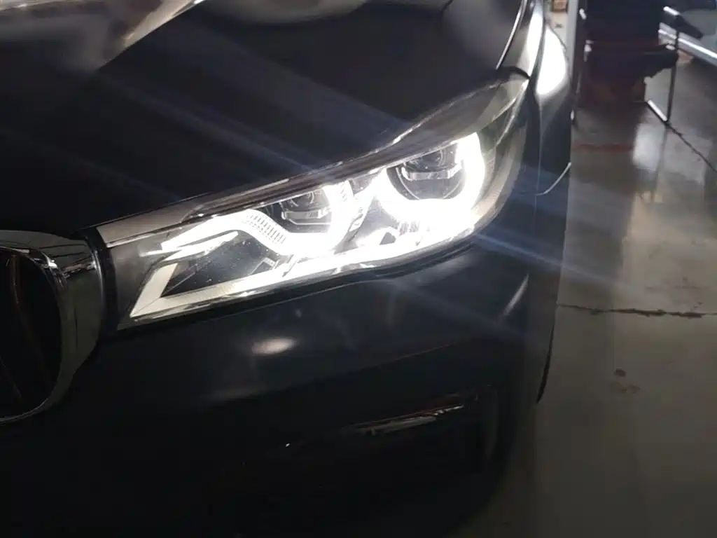 BMW 7 Series 2018 — фото 24