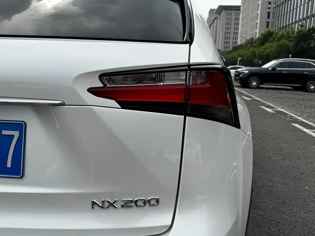 Lexus NX 2016 — фото 31