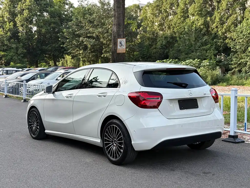 Mercedes-Benz A-Class 2018 — фото 4