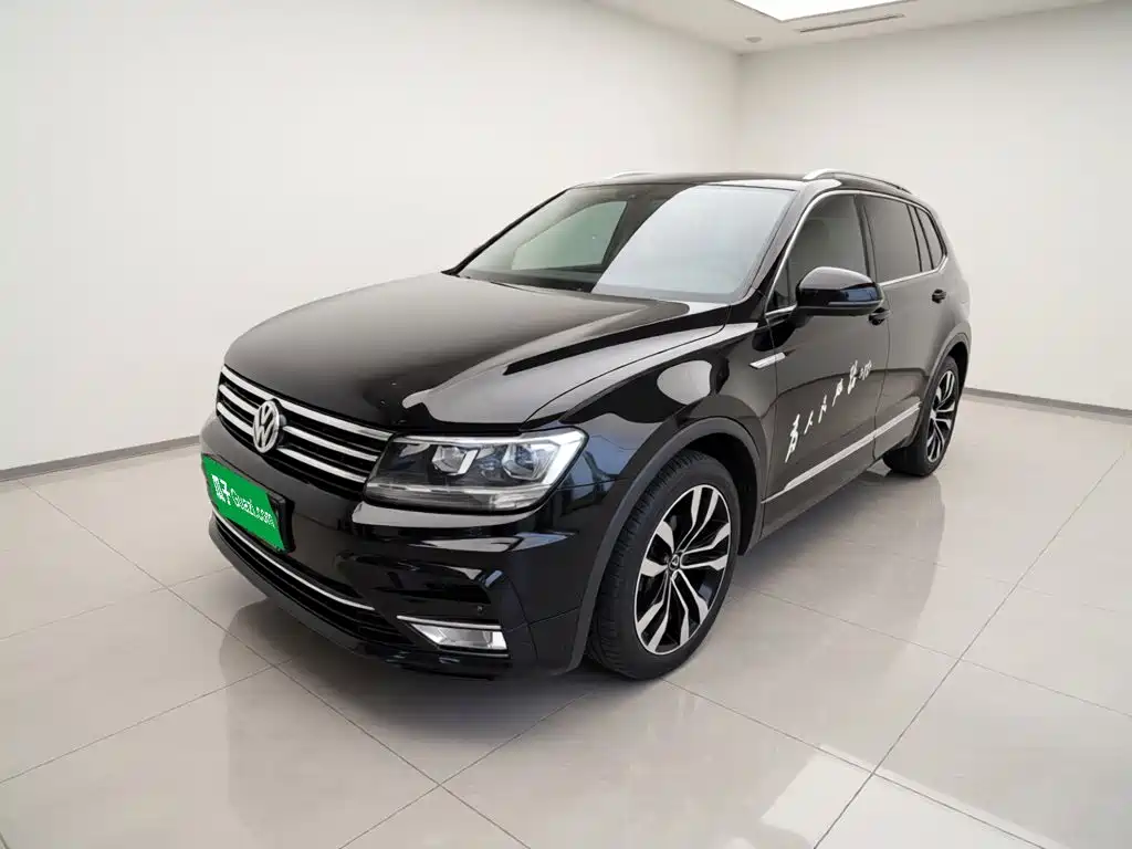 Volkswagen Tiguan L 2021 — фото 1