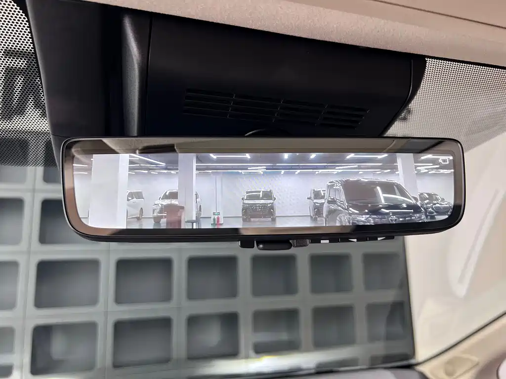 Toyota Alphard 2025 — фото 21