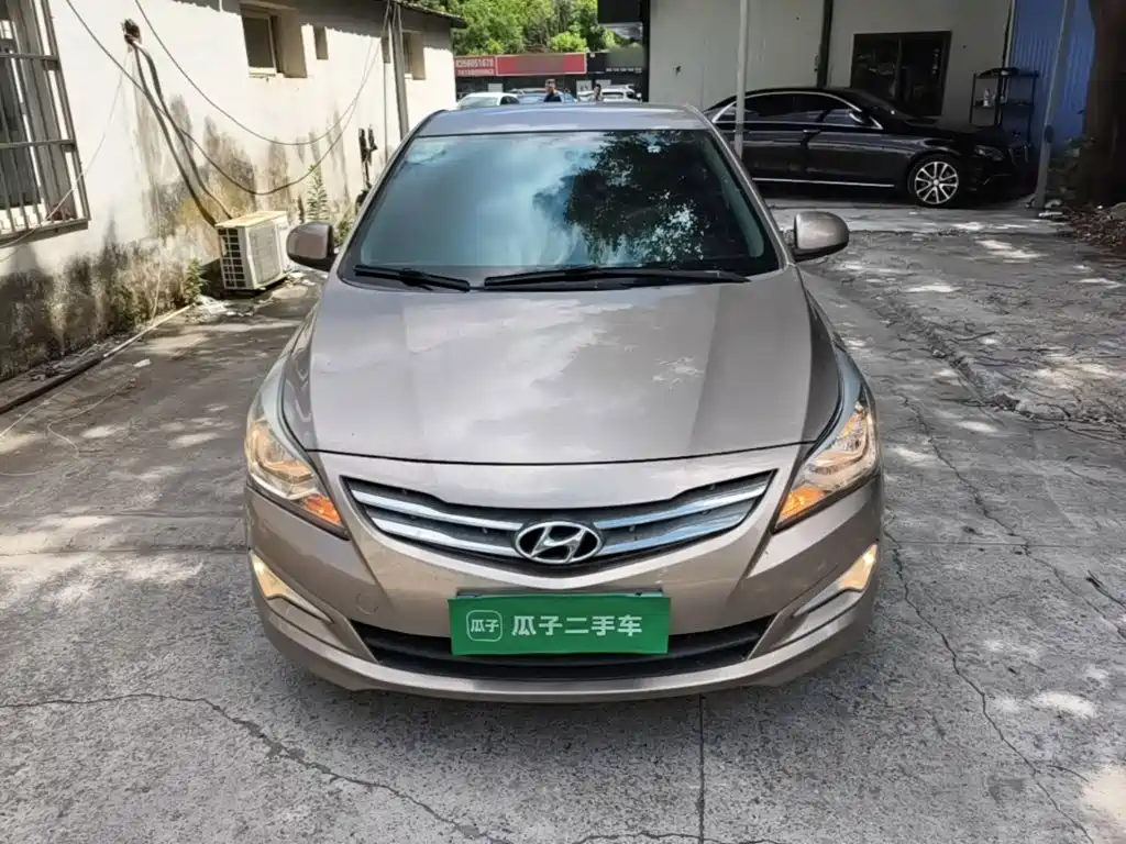 Hyundai Accent 2015 — фото 3