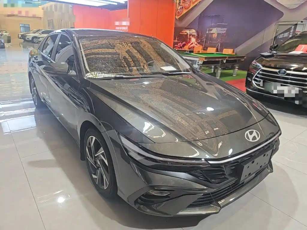 Hyundai Elantra 2025 — фото 4