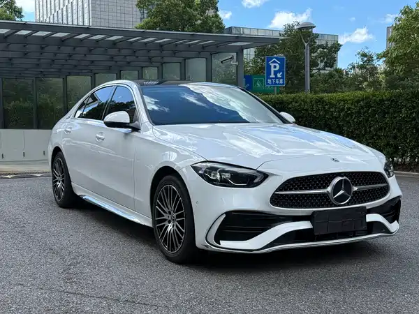 Mercedes-Benz C-Class 2024