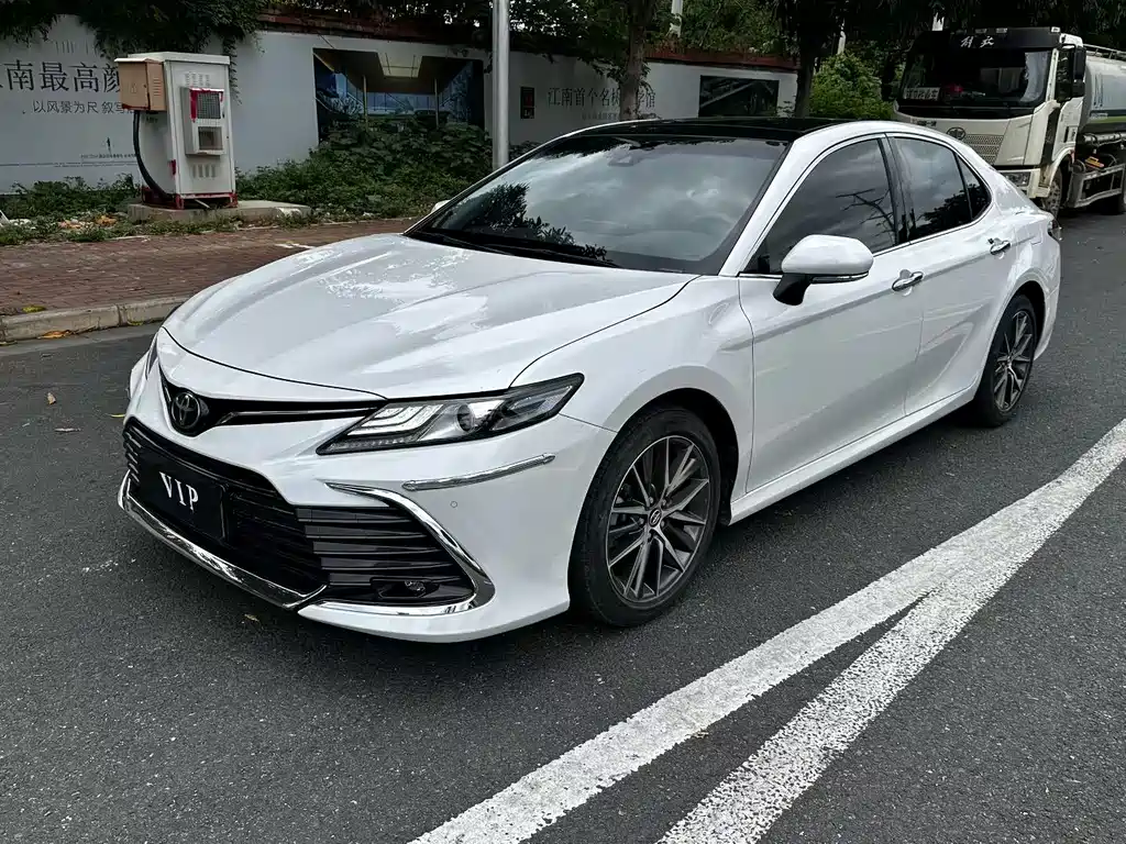 Toyota Camry 2021