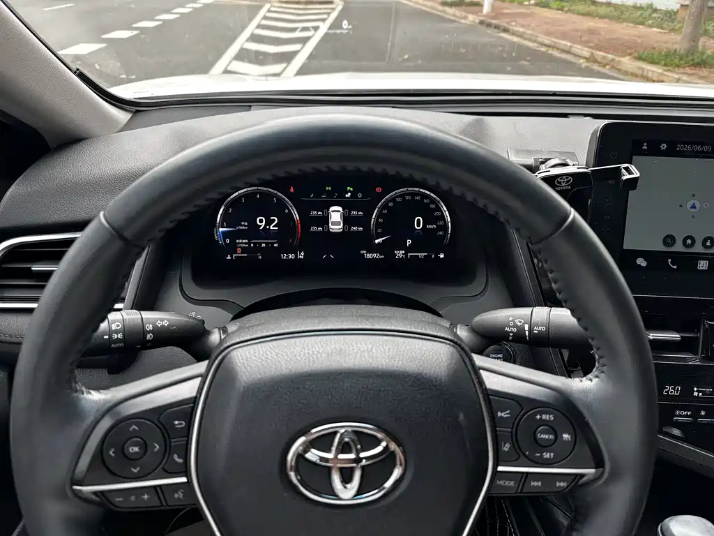 Toyota Camry 2021 — фото 6