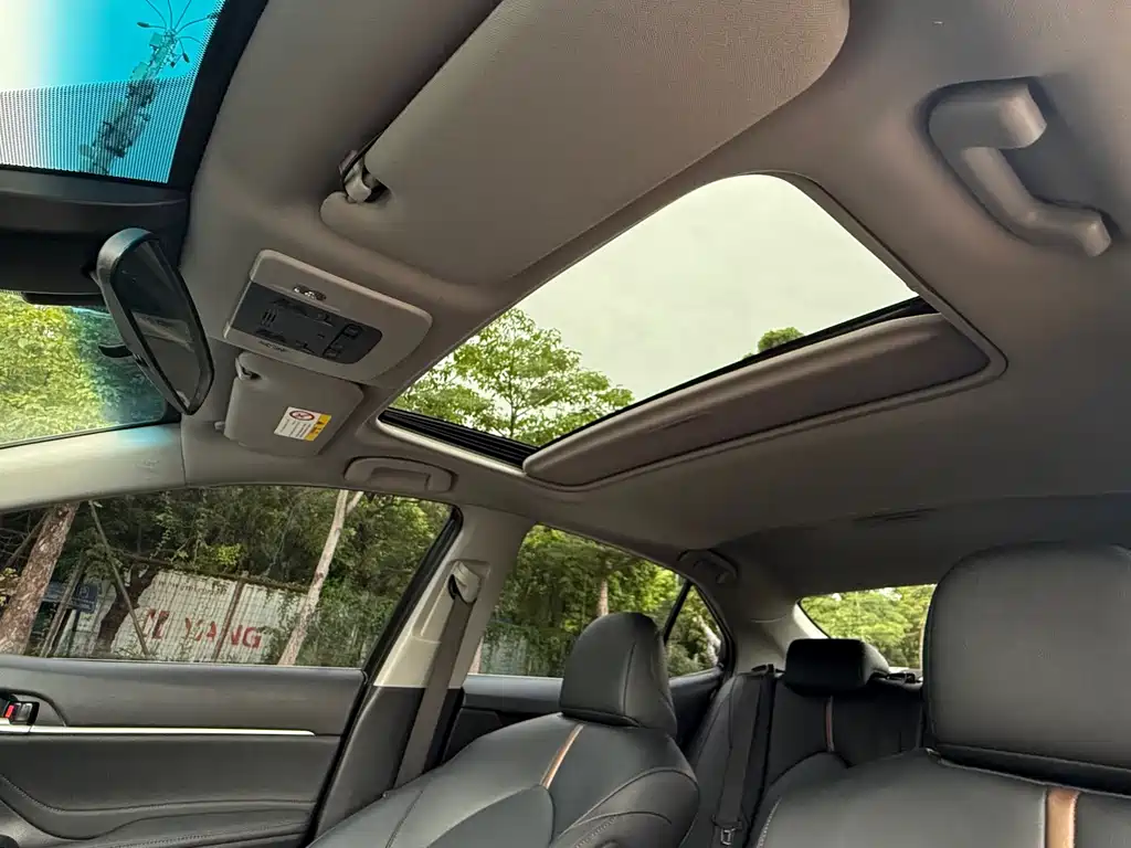 Toyota Camry 2020 — фото 19