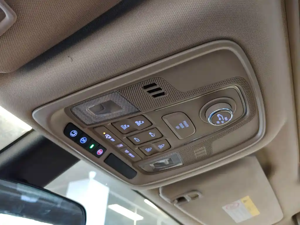 Buick GL8 New Energy 2025 — фото 11