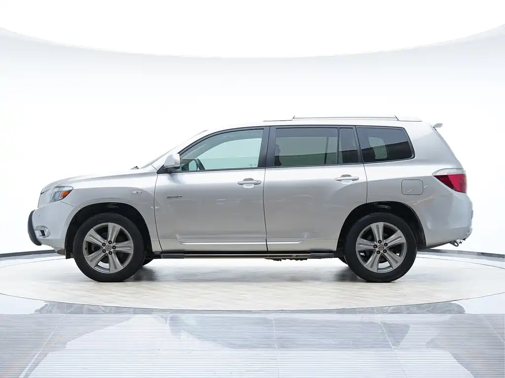 Toyota Highlander 2010 — фото 8