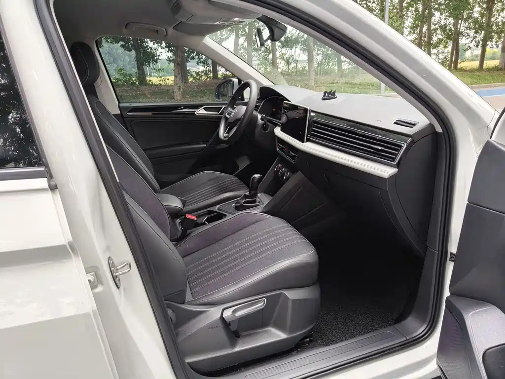 Volkswagen Tiguan L 2022 — фото 10