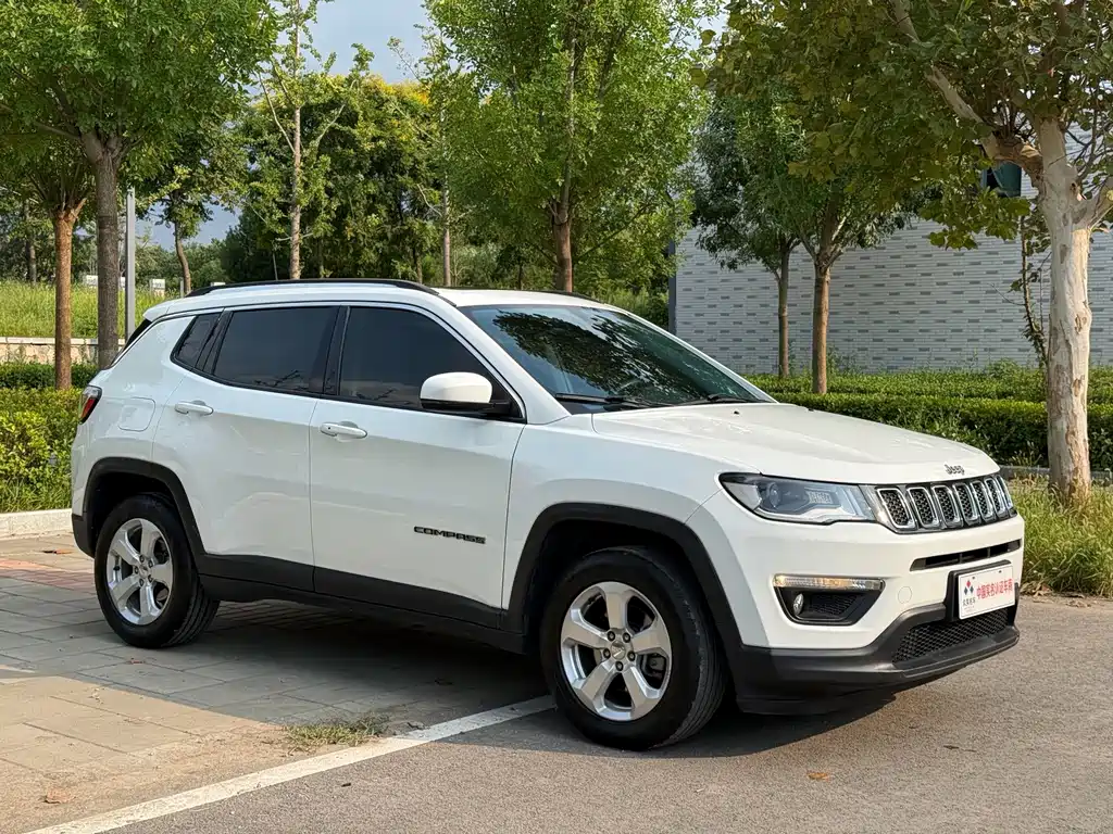 Jeep Compass 2017 — фото 3