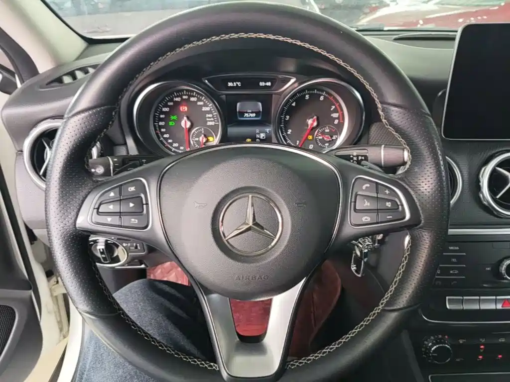 Mercedes-Benz GLA 2018 — фото 11