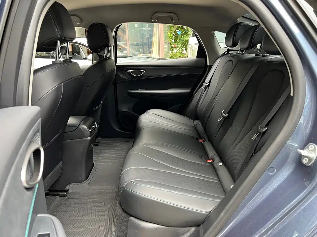 BYD Seal 05 DM-i 2025 — фото 10