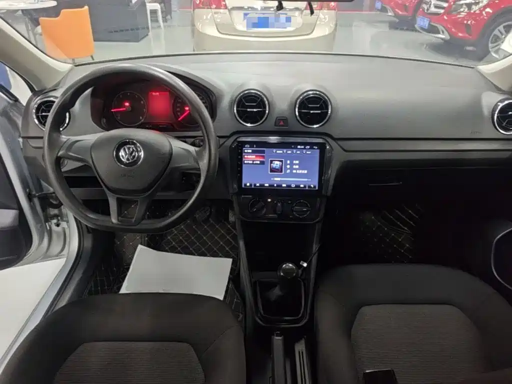 Volkswagen Jetta 2019 — фото 10