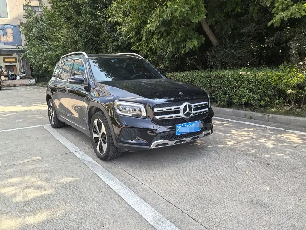 Mercedes-Benz GLB 2023