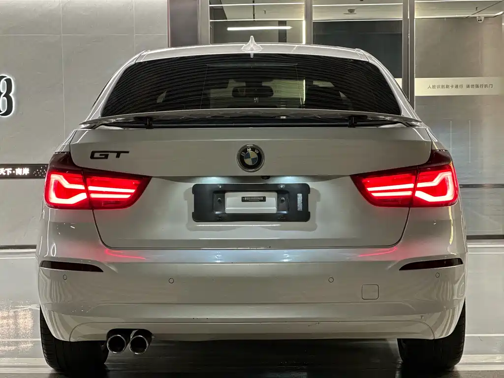 BMW 3 Series GT 2018 — фото 40