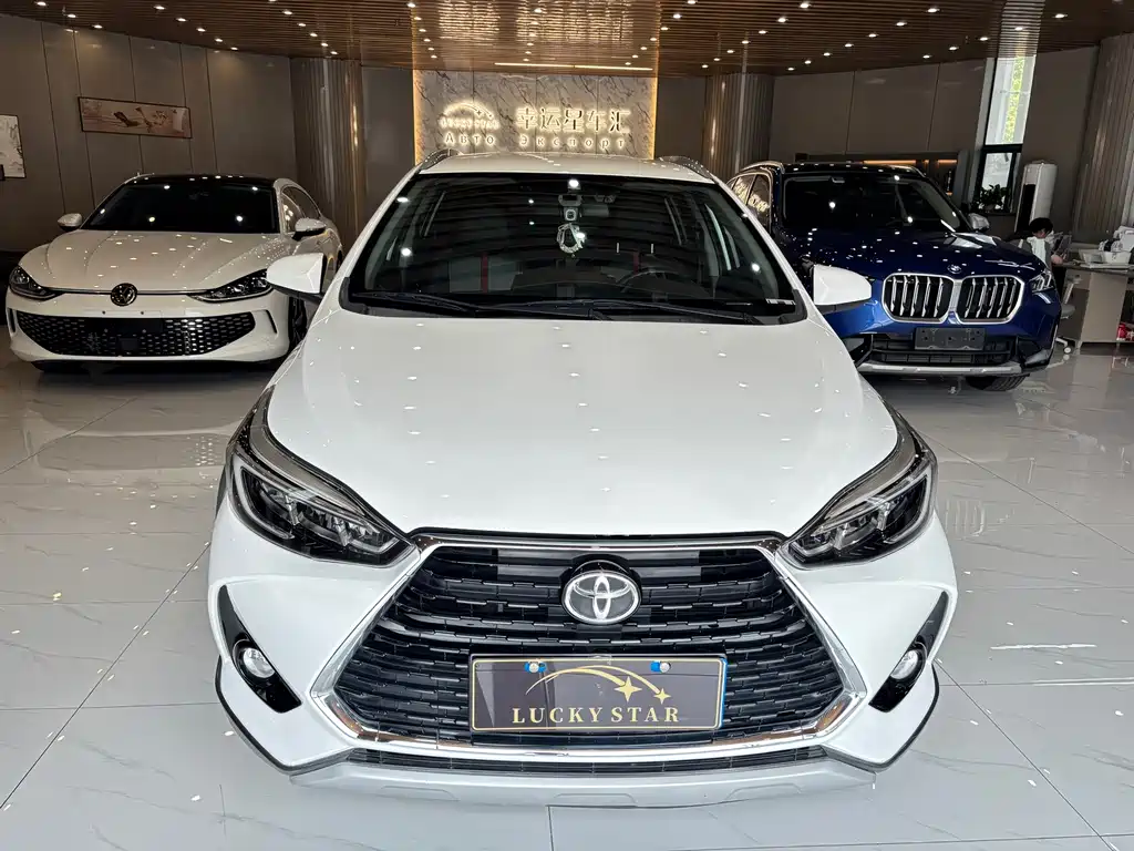Toyota Yaris L 2023 — фото 8