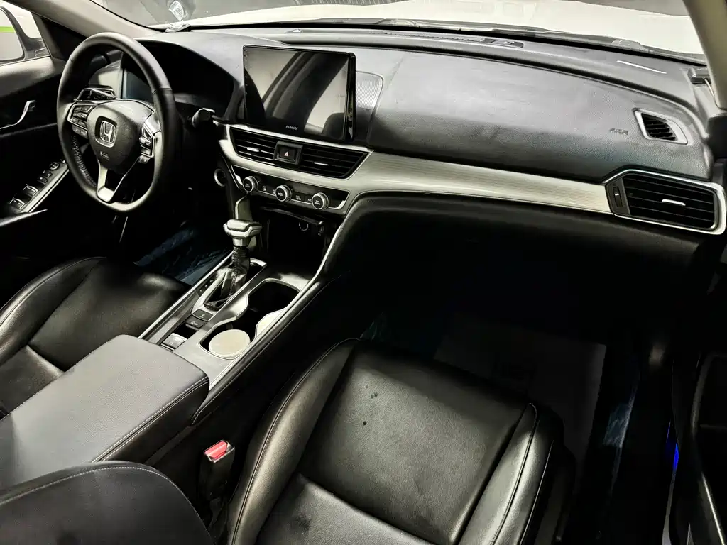Honda Accord 2019 — фото 9