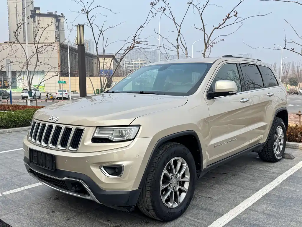 Jeep Grand Cherokee 2015 — фото 1