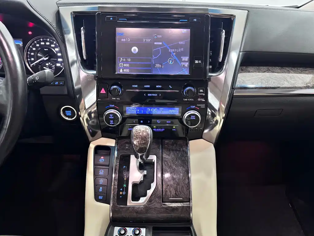 Toyota Alphard 2018 — фото 6