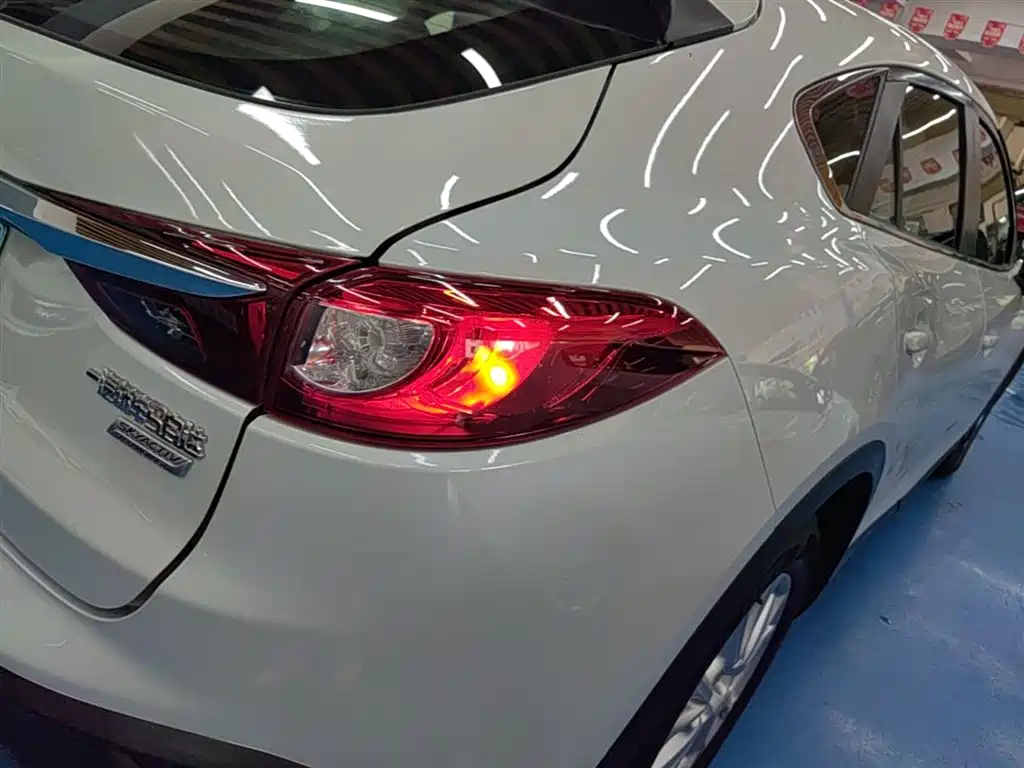 Mazda CX-4 2016 — фото 8