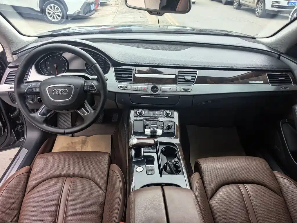 Audi A8 2015 — фото 10