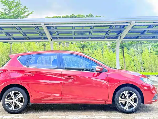 Nissan Tiida 2017