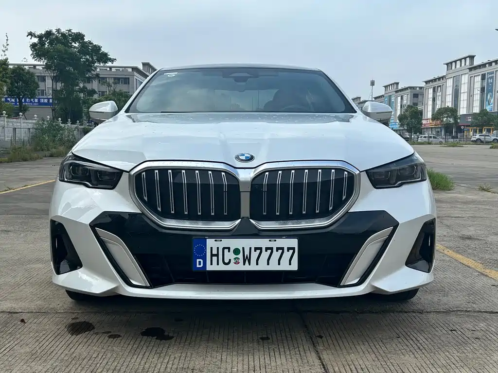 BMW 5 Series 2024