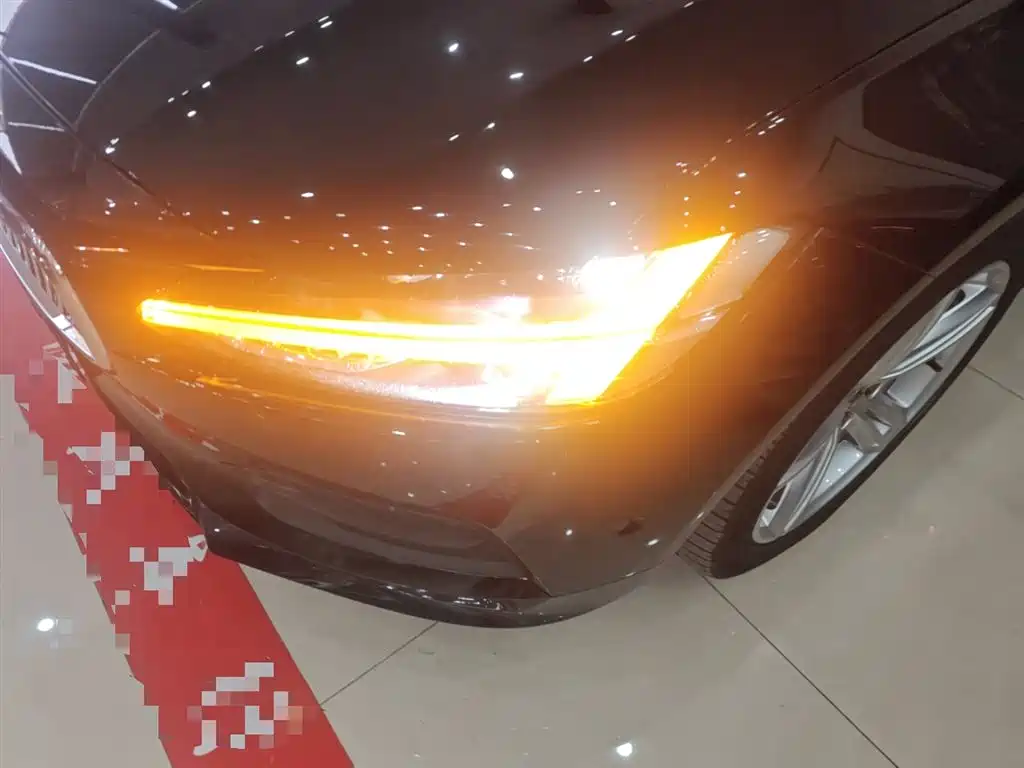 Volvo S90 2018 — фото 15