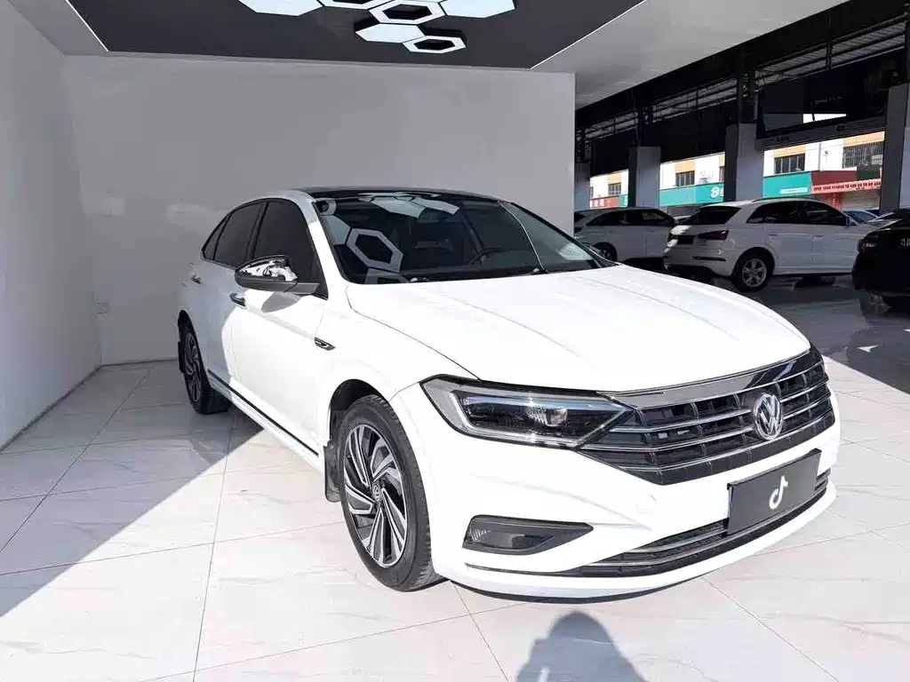 Volkswagen Sagitar 2022