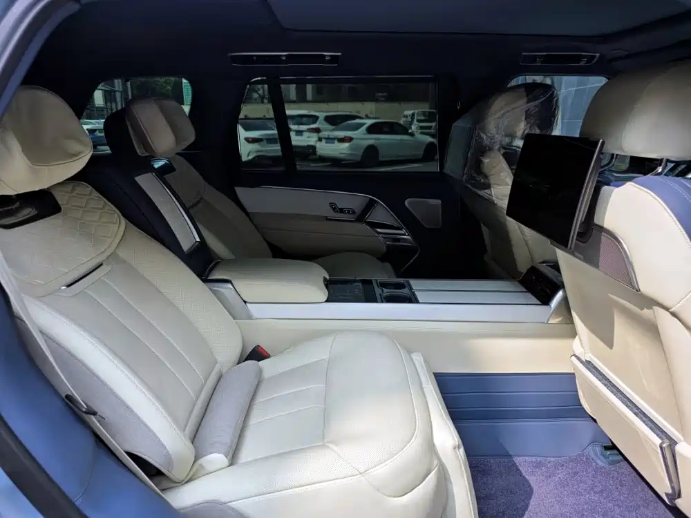 Land Rover Range Rover 2025 — фото 12