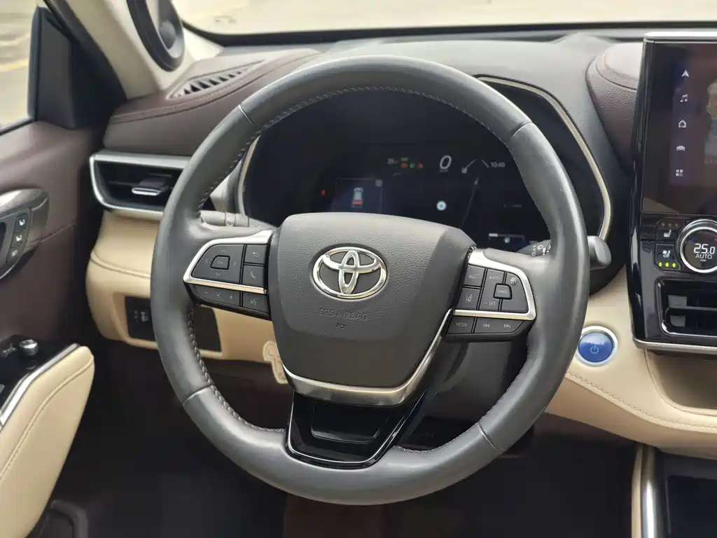 Toyota Highlander 2022 — фото 21