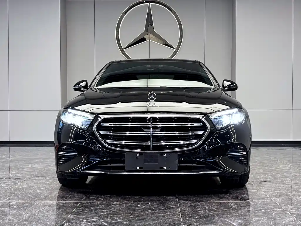 Mercedes-Benz E-Class 2025 — фото 2